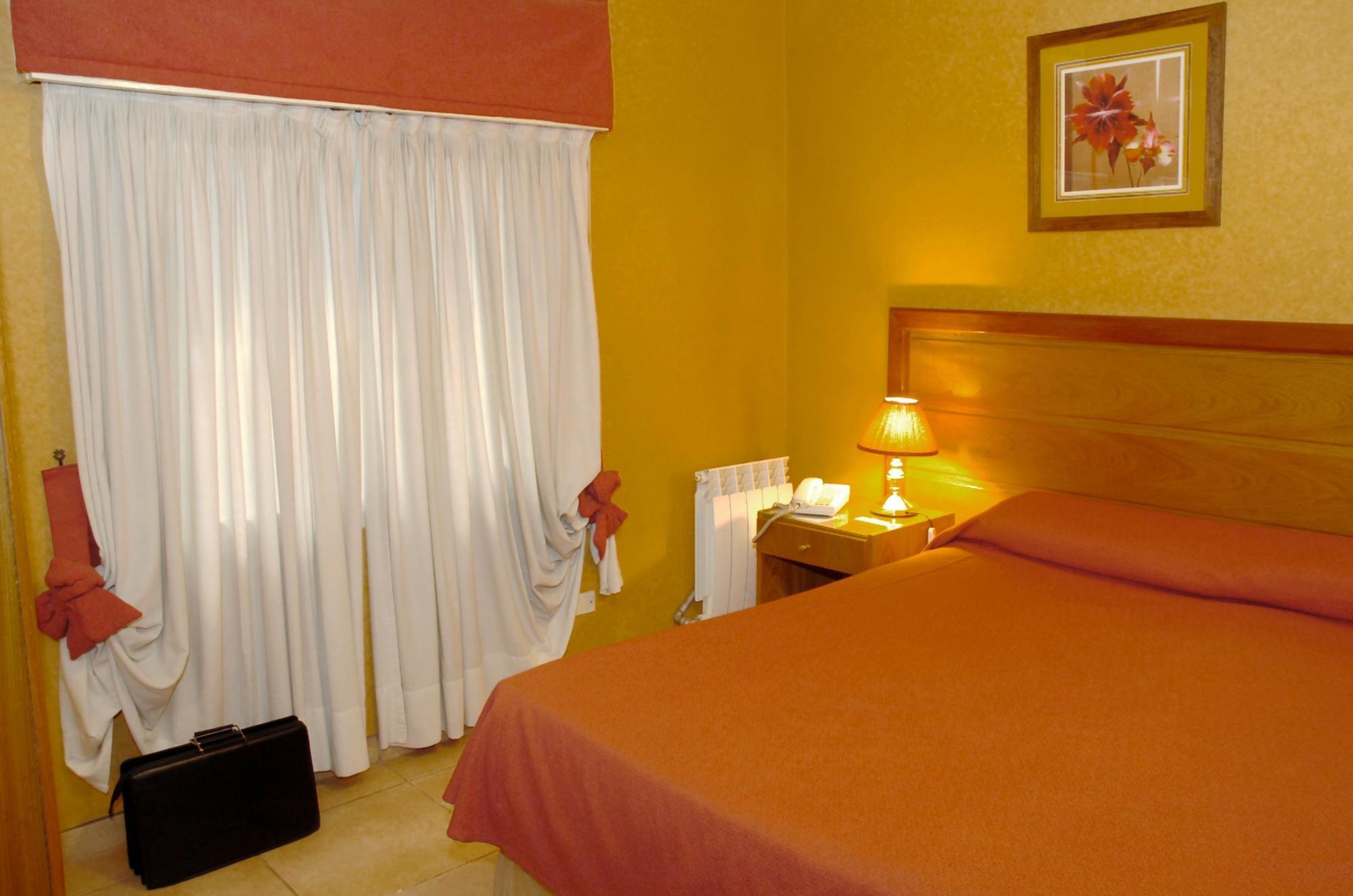 Hotel Provincial Mendoza Exteriör bild